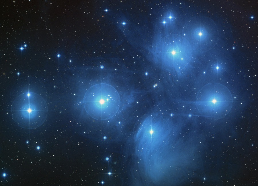 Die Plejaden: Offener Sternhaufen im Sternbild Stier 